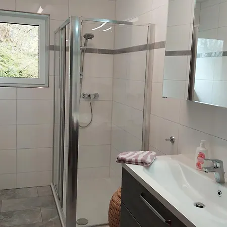 Haus Traunsee-blick By Interhome בית נופש Neukirchen (Altmunster)