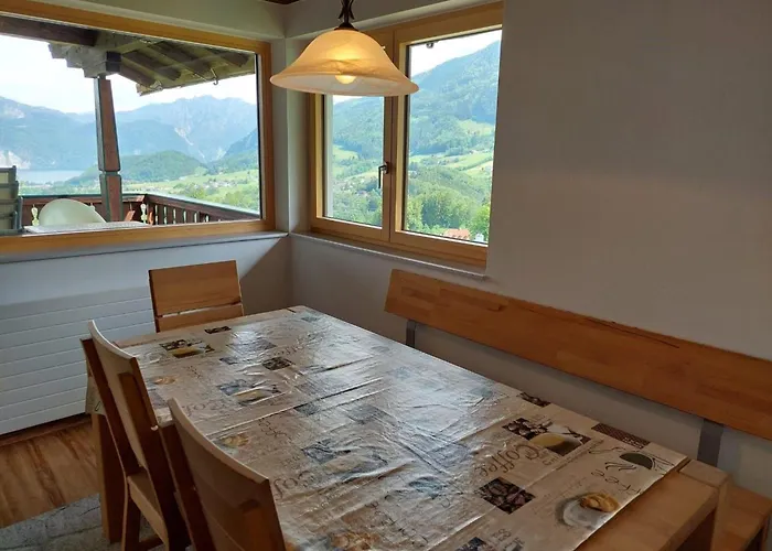 בית נופש Haus Traunsee-blick By Interhome *